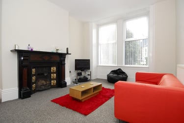 1 bed flat, 6 Lockyer Road,, Peverell, Plymouth, PL34RL - Image 2